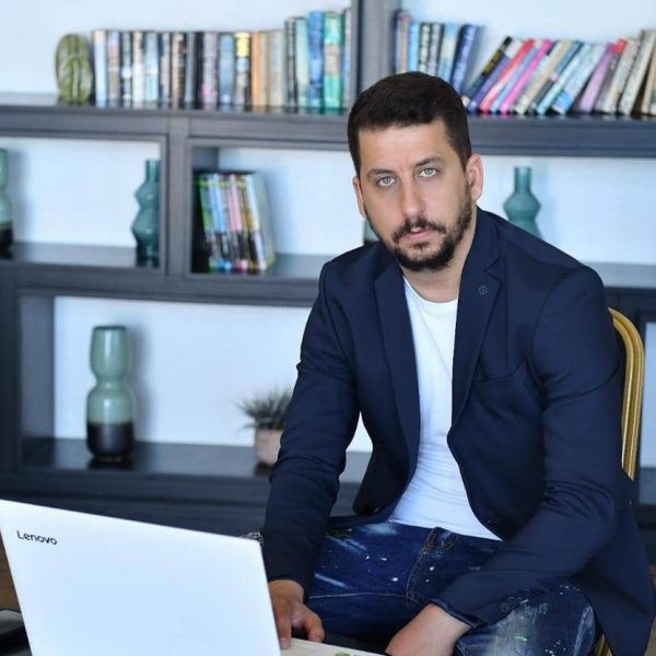 289053837_10209377452430002_2774808934050619685_n (1)